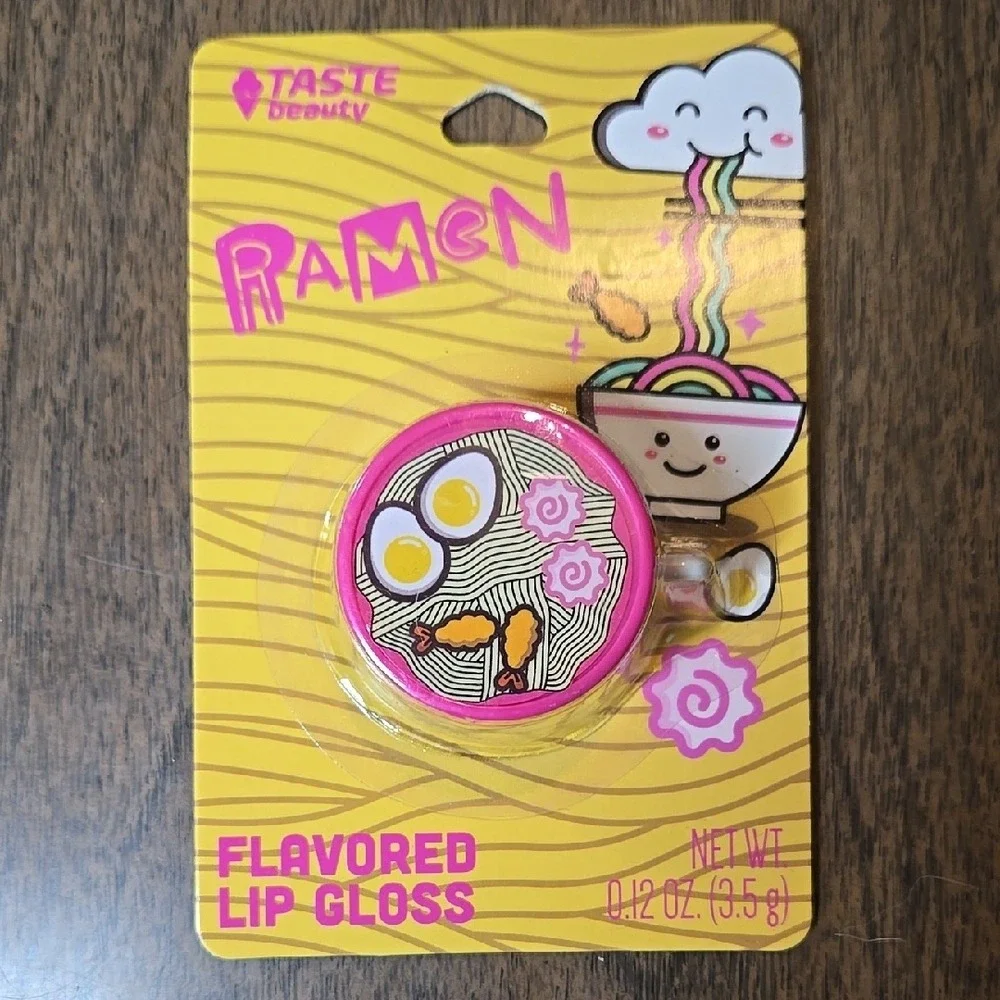 Lip‎ Gloss and Charms Bundle, Bracelets Charms Lip Gloss, Gummy Bear Ramen, New
